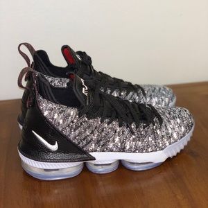 Nike Lebron 16